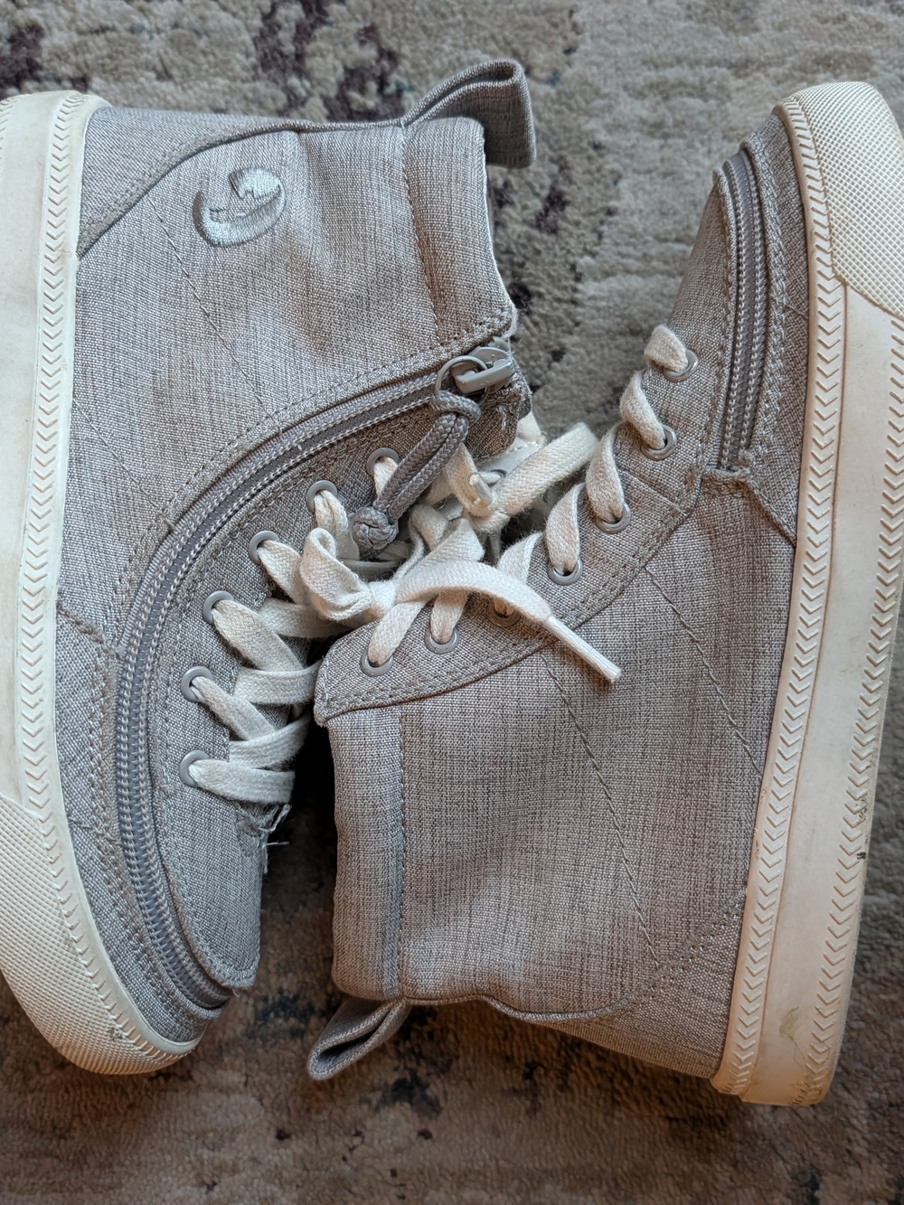 Kids Billie Classic Lace High Top Sneaker in Light Gray